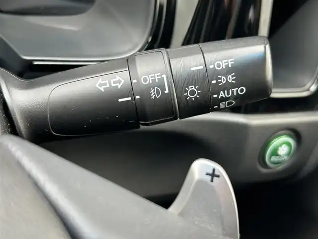 ホンダ シャトル ハイブリッド X ホンダセンシング 奈良県 2019(令1)年 3.2万km プラチナホワイトパール フルセグナビ（ＶＸＭー１９４ＶＦｉ）　/Ｂｌｕｅｔｏｏｔｈ　/ＣＤ／ＤＶＤ　/バックカメラ　/スペアキー　/ハーフレザーシート　/シートヒーター　/ドライブレコーダー　/純正フロアマット　/レーダークルーズコントロール