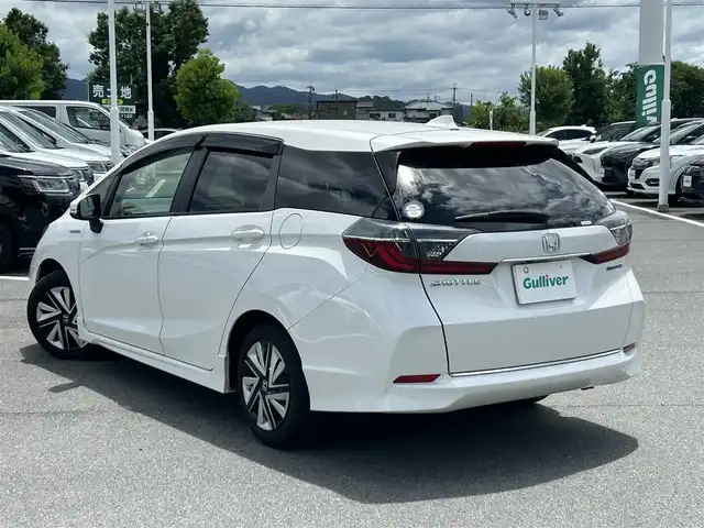 ホンダ シャトル ハイブリッド X ホンダセンシング 奈良県 2019(令1)年 3.2万km プラチナホワイトパール フルセグナビ（ＶＸＭー１９４ＶＦｉ）　/Ｂｌｕｅｔｏｏｔｈ　/ＣＤ／ＤＶＤ　/バックカメラ　/スペアキー　/ハーフレザーシート　/シートヒーター　/ドライブレコーダー　/純正フロアマット　/レーダークルーズコントロール