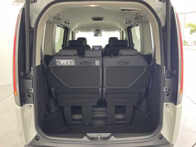 ホンダ ステップワゴン eHEV エアー EX 大阪府 2025(令7)年 0.1千km プラチナホワイトパール 登録済未使用車/純正11.4インチナビ/【AM/FM/CD/DVD/Bluetooth/フルセグTV】/バックカメラ/ホンダセンシング/・衝突軽減ブレーキ/・踏み間違い衝突軽減システム/・歩行者事故低減ステアリング/・路外逸脱抑制機能/・渋滞追従機能付きアダプティブクルーズコントロール/・車線維持支援システム/・トラフィックジャムアシスト/・先行車発進お知らせ機能/・標識認識機能/・オートハイビーム/・ブラインドスポットインフォメーション/・パーキングセンサーシステム/両側電動パワースライドドア/シートヒーター/パワーバックドア/・両側パワースライドドア/・前席シートヒーター/・電動リアゲート/・レーザークルーズコントロール/・オートエアコン/・オートライト