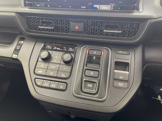 ホンダ ステップワゴン eHEV エアー EX 大阪府 2025(令7)年 0.1千km プラチナホワイトパール 登録済未使用車/純正11.4インチナビ/【AM/FM/CD/DVD/Bluetooth/フルセグTV】/バックカメラ/ホンダセンシング/・衝突軽減ブレーキ/・踏み間違い衝突軽減システム/・歩行者事故低減ステアリング/・路外逸脱抑制機能/・渋滞追従機能付きアダプティブクルーズコントロール/・車線維持支援システム/・トラフィックジャムアシスト/・先行車発進お知らせ機能/・標識認識機能/・オートハイビーム/・ブラインドスポットインフォメーション/・パーキングセンサーシステム/両側電動パワースライドドア/シートヒーター/パワーバックドア/・両側パワースライドドア/・前席シートヒーター/・電動リアゲート/・レーザークルーズコントロール/・オートエアコン/・オートライト