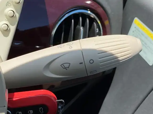 フィアット ５００ アッラモーダ 福岡県 2017(平29)年 5.1万km パープル ボルドー５０台限定車両　/ガラスルーフ　/ベージュ革　/ディスプレイオーディオ　/Ｂｌｕｅｔｏｏｔｈ　/シティモード/ステアリングスイッチ/フロントフォグランプ　/リアフォグランプ　/純正１５インチアルミホイール/ETC