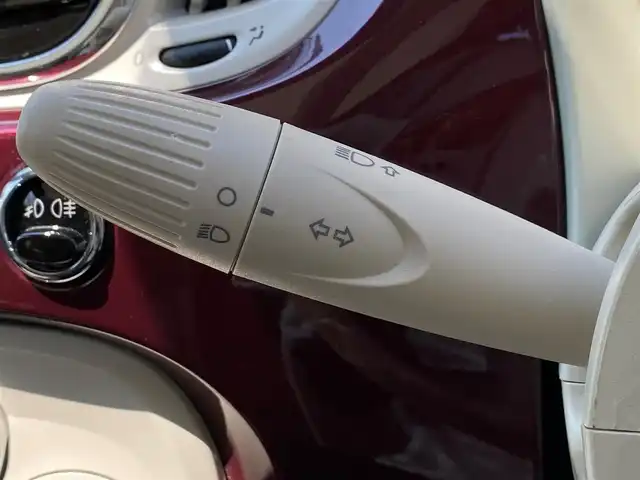 フィアット ５００ アッラモーダ 福岡県 2017(平29)年 5.1万km パープル ボルドー５０台限定車両　/ガラスルーフ　/ベージュ革　/ディスプレイオーディオ　/Ｂｌｕｅｔｏｏｔｈ　/シティモード/ステアリングスイッチ/フロントフォグランプ　/リアフォグランプ　/純正１５インチアルミホイール/ETC