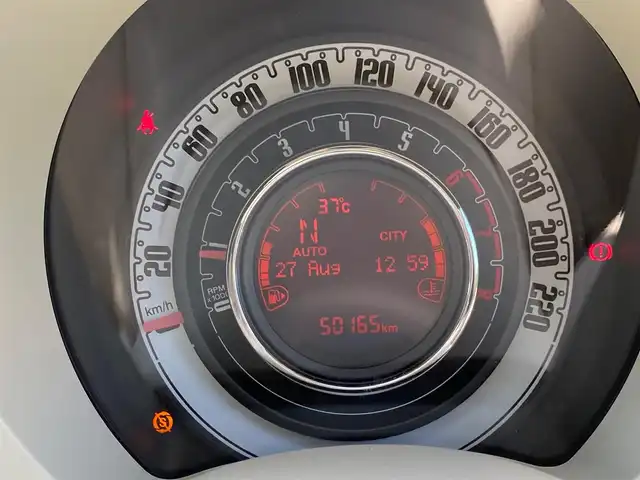 フィアット ５００ アッラモーダ 福岡県 2017(平29)年 5.1万km パープル ボルドー５０台限定車両　/ガラスルーフ　/ベージュ革　/ディスプレイオーディオ　/Ｂｌｕｅｔｏｏｔｈ　/シティモード/ステアリングスイッチ/フロントフォグランプ　/リアフォグランプ　/純正１５インチアルミホイール/ETC