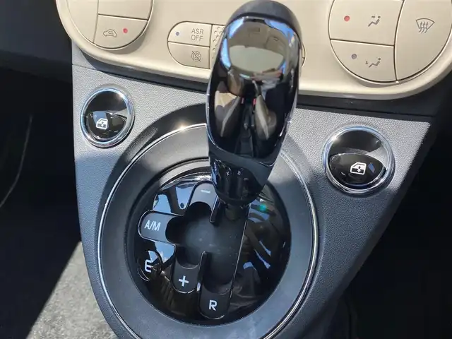 フィアット ５００ アッラモーダ 福岡県 2017(平29)年 5.1万km パープル ボルドー５０台限定車両　/ガラスルーフ　/ベージュ革　/ディスプレイオーディオ　/Ｂｌｕｅｔｏｏｔｈ　/シティモード/ステアリングスイッチ/フロントフォグランプ　/リアフォグランプ　/純正１５インチアルミホイール/ETC