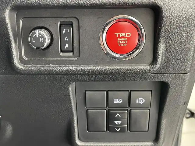 トヨタ ランドクルーザー プラド TX Lパッケージ ブラックED 愛知県 2020(令2)年 5.8万km ホワイトパールクリスタルシャイン 純正９型ナビ　ＨＤＭＩ　黒革　ベンチレーション　セーフティセンス　フルセグ　ＤＶＤ　バックカメラ　衝突軽減　ＥＴＣ　コーナーセンサー　ＴＶキャンセラー　ＬＥＤライト　フォグ　禁煙車　純正フロアマット　スマートキー　プッシュスタート