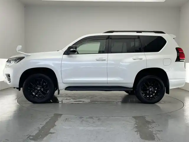 トヨタ ランドクルーザー プラド TX Lパッケージ ブラックED 愛知県 2020(令2)年 5.8万km ホワイトパールクリスタルシャイン 純正９型ナビ　ＨＤＭＩ　黒革　ベンチレーション　セーフティセンス　フルセグ　ＤＶＤ　バックカメラ　衝突軽減　ＥＴＣ　コーナーセンサー　ＴＶキャンセラー　ＬＥＤライト　フォグ　禁煙車　純正フロアマット　スマートキー　プッシュスタート