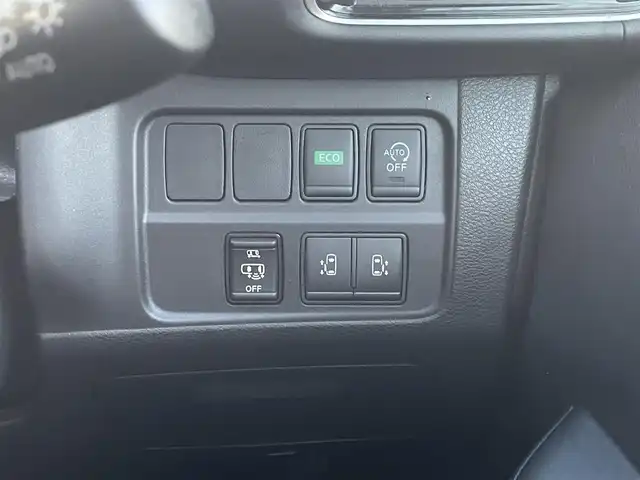 日産 セレナ ハイウェイスター Vセレクション 福岡県 2017(平29)年 5.3万km ダイヤモンドブラック ・ディーラー点検H30-R7年（8月16日）　/・標準仕様1／スクラッチシールド／セーフティパックA/・標準仕様4／標準仕様5  /・純正ナビフルセグTV　DVD　BTA　/・純正フリップダウンモニター　/・アラウンドビューモニター　/・パーキングサポート　/・ETC2.0　/・ドライブレコーダー　/・リアオートエアコン　/・シートバックテーブル/・ロールサンシェード/・両側パワースライドドア/・オートライト/・LEDヘットライト/・フォグライト/・コーナーセンサー/・純正16インチダンロップタイヤ/・スマートキー×２/・プッシュスタート/・保証書/・取説