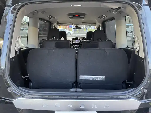 日産 セレナ ハイウェイスター Vセレクション 福岡県 2017(平29)年 5.3万km ダイヤモンドブラック ・ディーラー点検H30-R7年（8月16日）　/・標準仕様1／スクラッチシールド／セーフティパックA/・標準仕様4／標準仕様5  /・純正ナビフルセグTV　DVD　BTA　/・純正フリップダウンモニター　/・アラウンドビューモニター　/・パーキングサポート　/・ETC2.0　/・ドライブレコーダー　/・リアオートエアコン　/・シートバックテーブル/・ロールサンシェード/・両側パワースライドドア/・オートライト/・LEDヘットライト/・フォグライト/・コーナーセンサー/・純正16インチダンロップタイヤ/・スマートキー×２/・プッシュスタート/・保証書/・取説