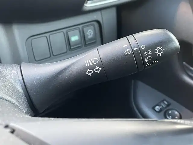 日産 セレナ ハイウェイスター Vセレクション 福岡県 2017(平29)年 5.3万km ダイヤモンドブラック ・ディーラー点検H30-R7年（8月16日）　/・標準仕様1／スクラッチシールド／セーフティパックA/・標準仕様4／標準仕様5  /・純正ナビフルセグTV　DVD　BTA　/・純正フリップダウンモニター　/・アラウンドビューモニター　/・パーキングサポート　/・ETC2.0　/・ドライブレコーダー　/・リアオートエアコン　/・シートバックテーブル/・ロールサンシェード/・両側パワースライドドア/・オートライト/・LEDヘットライト/・フォグライト/・コーナーセンサー/・純正16インチダンロップタイヤ/・スマートキー×２/・プッシュスタート/・保証書/・取説