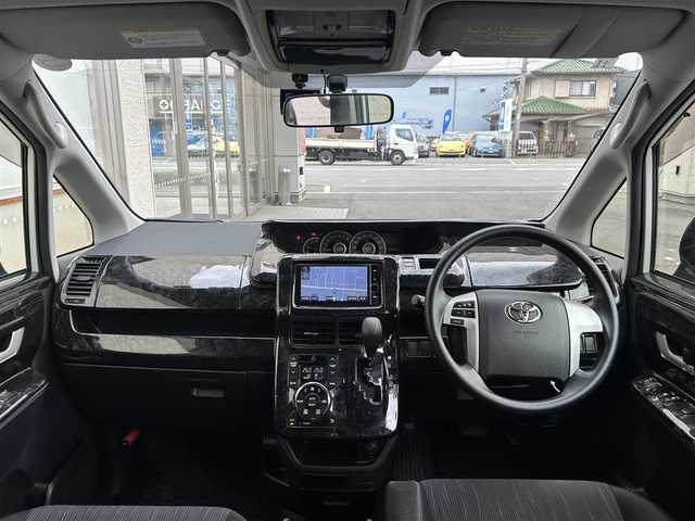 トヨタ ヴォクシー Z 大阪府 2013(平25)年 7.7万km ホワイトパールクリスタルシャイン 社外ナビ/社外１８インチAW/Bluetooth　フルセグTV/HID/バックカメラ/ドライブレコーダー/ウインカーミラー/社外ウッド調パネル