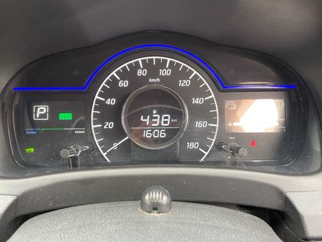 日産 ノート e－パワー X 福岡県 2019(令1)年 3.2万km ブリリアントホワイトパール ワンオーナー/純正ナビ【MM319D-W】/・DTV/CD/DVD/AUX/BT/全方位カメラ/クリアランスソナー/ETC/ドライブレコーダー/インテリジェントエマージェンシーブレーキ/・踏み間違い衝突防止アシスト/・車線逸脱警報/アイドリングストップ/純正15インチAW/D席シートリフター/オートライト/プッシュEgスタート/ストップ/インテリジェントキー/ターンランプ付電動格納ドアミラー/ドアバイザー/純正フロアマット/取扱説明書/新車時保証書