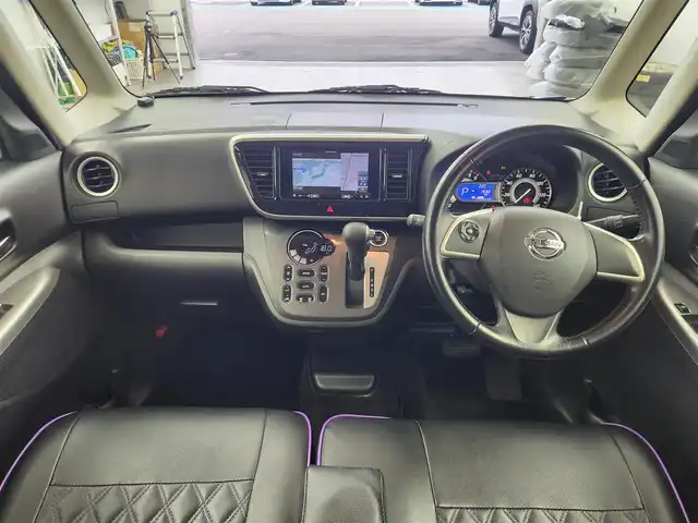 日産 デイズ ルークス ライダーHWSターボ 愛知県 2014(平26)年 7.4万km ブラック ETC/アラウンドビューモニター/レザー調シートカバー/ステアリングスイッチ/carrozzeriaナビ/両側パワースライドドア/ウィンカーミラー/前方ドライブレコーダー/HIDヘッドライト/フォグライト/ナビ取説のみ有