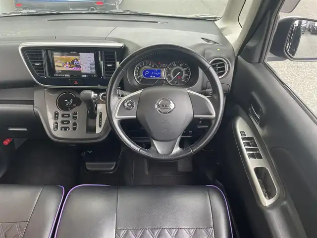 日産 デイズ ルークス ライダーHWSターボ 愛知県 2014(平26)年 7.5万km ブラック (株)IDOMが運営する【じしゃロン豊川店】の自社ローン専用車両になります。こちらは現金またはオートローンご利用時の価格です。自社ローンご希望の方は別途その旨お申付け下さい / 社外メモリナビ/　〇 CD再生機能/　〇 DVD再生機能/　〇 フルセグTV/　〇 BT対応/ 全方位カメラ/ ETC/ 両側パワースライドドア/ 革巻ステアリング/ ステアリングスイッチ/ ドライブレコーダー/ シートカバー/ リアサンシェイド/ ドアバイザー/ ウインカーミラー/ 純正フロアマット