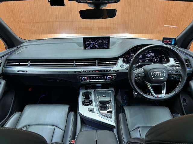 アウディ Ｑ７ 3.0TFSI クワトロ Sライン PKG 千葉県 2017(平29)年 4.5万km グレイシアホワイトメタリック ７シーターＰＫＧ　/パノラマＳＲ　/マトリクスＬＥＤ　/エアサス　/ＯＰ２１インチＡＷ　/純正ナビ　/３６０°カメラ　/ＡＣＣ　/黒革　/シートヒーター　/パワーシート　/バーチャルＣＰ　/後席モニター　/電動リアゲート