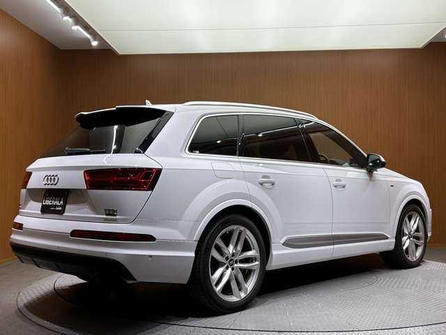 アウディ Ｑ７ 3.0TFSI クワトロ Sライン PKG 千葉県 2017(平29)年 4.5万km グレイシアホワイトメタリック ７シーターＰＫＧ　/パノラマＳＲ　/マトリクスＬＥＤ　/エアサス　/ＯＰ２１インチＡＷ　/純正ナビ　/３６０°カメラ　/ＡＣＣ　/黒革　/シートヒーター　/パワーシート　/バーチャルＣＰ　/後席モニター　/電動リアゲート