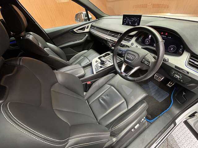 アウディ Ｑ７ 3.0TFSI クワトロ Sライン PKG 千葉県 2017(平29)年 4.5万km グレイシアホワイトメタリック ７シーターＰＫＧ　/パノラマＳＲ　/マトリクスＬＥＤ　/エアサス　/ＯＰ２１インチＡＷ　/純正ナビ　/３６０°カメラ　/ＡＣＣ　/黒革　/シートヒーター　/パワーシート　/バーチャルＣＰ　/後席モニター　/電動リアゲート