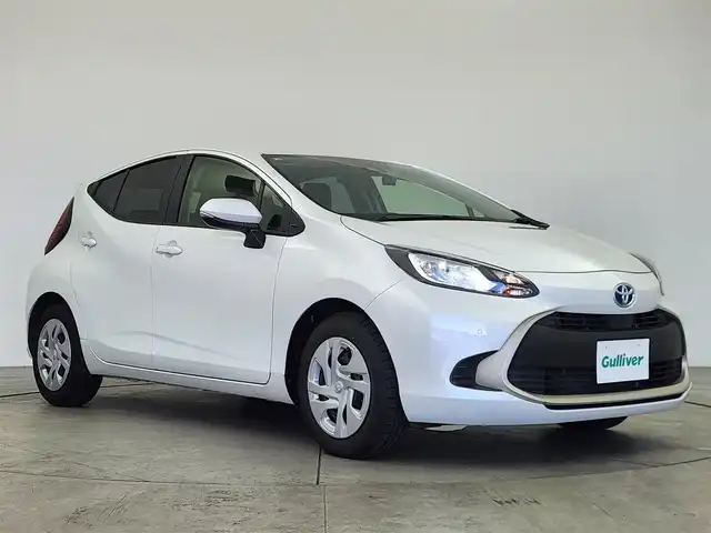 トヨタ アクア G 愛知県 2022(令4)年 5.5万km プラチナホワイトパールマイカ トヨタセーフティセンス/　　・プリクラッシュセーフティ/　　・レーントレーシングアシスト/　　・レーダークルーズコントロール/　　・オートマチックハイビーム/パーキングサポートブレーキ/AC100V/純正7インチナビ/　　Bluetooth対応/バックカメラ/ビルトインETC/ドライブレコーダー/革巻きステアリング/ステアリングリモコン/純正フロアマット/純正LEDヘッドライト/純正ホイールキャップ