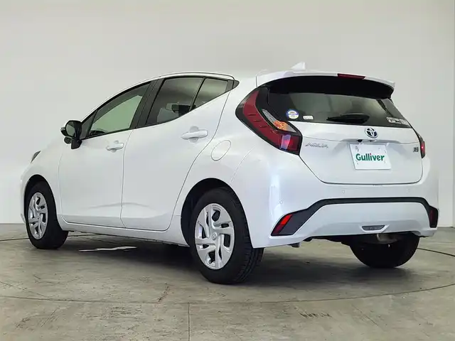 トヨタ アクア G 愛知県 2022(令4)年 5.5万km プラチナホワイトパールマイカ トヨタセーフティセンス/　　・プリクラッシュセーフティ/　　・レーントレーシングアシスト/　　・レーダークルーズコントロール/　　・オートマチックハイビーム/パーキングサポートブレーキ/AC100V/純正7インチナビ/　　Bluetooth対応/バックカメラ/ビルトインETC/ドライブレコーダー/革巻きステアリング/ステアリングリモコン/純正フロアマット/純正LEDヘッドライト/純正ホイールキャップ