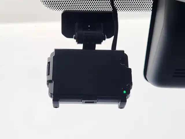 トヨタ アクア G 愛知県 2022(令4)年 5.5万km プラチナホワイトパールマイカ トヨタセーフティセンス/　　・プリクラッシュセーフティ/　　・レーントレーシングアシスト/　　・レーダークルーズコントロール/　　・オートマチックハイビーム/パーキングサポートブレーキ/AC100V/純正7インチナビ/　　Bluetooth対応/バックカメラ/ビルトインETC/ドライブレコーダー/革巻きステアリング/ステアリングリモコン/純正フロアマット/純正LEDヘッドライト/純正ホイールキャップ