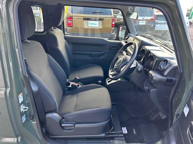スズキ ジムニー XL 静岡県 2023(令5)年 1.7万km ジャングルグリーン ワンオーナー/純正ナビ/(AM/FM/CD/Bluetooth/フルセグTV)/ビルトインETC/前席シートヒーター/バックカメラ/純正フロアマット/AUTOライト/スペアキー１/保証書/取扱説明書