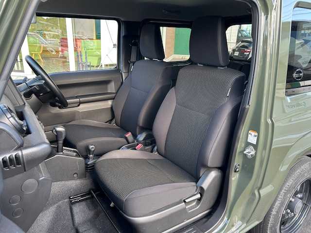 スズキ ジムニー XL 静岡県 2023(令5)年 1.7万km ジャングルグリーン ワンオーナー/純正ナビ/(AM/FM/CD/Bluetooth/フルセグTV)/ビルトインETC/前席シートヒーター/バックカメラ/純正フロアマット/AUTOライト/スペアキー１/保証書/取扱説明書