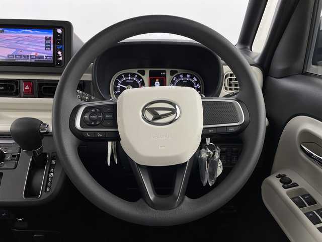 ダイハツ ムーヴ キャンバス ストライプス G 新潟県 2022(令4)年 0.1千km シャイニングホワイトパール/サンドベージュメタリック スマートアシスト/ホッとドリンクホルダー/純正メモリナビ/　CD/DVD/フルセグTV/Bluetooth/バックカメラ/両側パワースライドドア/LEDオートライト/シートヒーター/ステアリングリモコン/電格ミラー/スマートキー