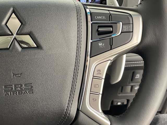 三菱 デリカＤ：５ シャモニー 千葉県 2025(令7)年 0.1千km 白 登録済未使用車/CHAMONIX (8人)/4WD/e-Assist/ハーフレザーシート/電動ＰＳドア/電動リアゲート/革ステ/ステアリングリモコン/ハンドルヒーター/パドルシフト/追従型クルコン/オートライト/オートワイパー/電格ウィンカーミラー/フォグ/レーンキープ