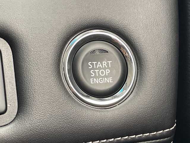 三菱 デリカＤ：５ シャモニー 千葉県 2025(令7)年 0.1千km 白 登録済未使用車/CHAMONIX (8人)/4WD/e-Assist/ハーフレザーシート/電動ＰＳドア/電動リアゲート/革ステ/ステアリングリモコン/ハンドルヒーター/パドルシフト/追従型クルコン/オートライト/オートワイパー/電格ウィンカーミラー/フォグ/レーンキープ