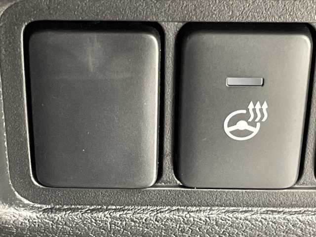 三菱 デリカＤ：５ シャモニー 千葉県 2025(令7)年 0.1千km 白 登録済未使用車/CHAMONIX (8人)/4WD/e-Assist/ハーフレザーシート/電動ＰＳドア/電動リアゲート/革ステ/ステアリングリモコン/ハンドルヒーター/パドルシフト/追従型クルコン/オートライト/オートワイパー/電格ウィンカーミラー/フォグ/レーンキープ