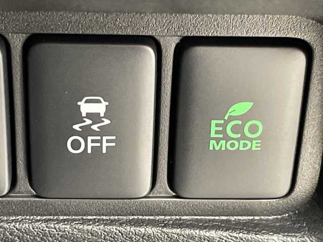 三菱 デリカＤ：５ シャモニー 千葉県 2025(令7)年 0.1千km 白 登録済未使用車/CHAMONIX (8人)/4WD/e-Assist/ハーフレザーシート/電動ＰＳドア/電動リアゲート/革ステ/ステアリングリモコン/ハンドルヒーター/パドルシフト/追従型クルコン/オートライト/オートワイパー/電格ウィンカーミラー/フォグ/レーンキープ