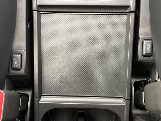 三菱 デリカＤ：５ シャモニー 千葉県 2025(令7)年 0.1千km 白 登録済未使用車/CHAMONIX (8人)/4WD/e-Assist/ハーフレザーシート/電動ＰＳドア/電動リアゲート/革ステ/ステアリングリモコン/ハンドルヒーター/パドルシフト/追従型クルコン/オートライト/オートワイパー/電格ウィンカーミラー/フォグ/レーンキープ