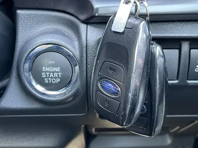 スバル ＷＲＸ Ｓ４ STIスポーツR EX 千葉県 2022(令4)年 2.9万km セラミックホワイト STiエアロ(F/S/R)/純正レカロハーフレザーシート/純正11.6インチセンターインフォメーションディスプレイ/・ナビ/フルセグTV/Bluetooth/バック/サイドカメラ/アイサイト/・プリクラッシュブレーキ/・エマージェンシーレーンキープアシスト/・後退速度リミッター/・車線逸脱防止機能/・後退時ブレーキアシスト/・アダプティブクルーズコントロール/・アイサイトアシストモニター/ドライバーモニタリングシステム/スバルリヤビークルディテクション/前席パワーシート/前席シートヒーター/コーナーセンサー/スマートキー/純正LEDヘッドライト/純正18インチアルミホイール/パドルシフト/ETC2.0/本革巻きステアリング/サイド＆カーテンエアバッグ/新車時保証書＆取扱説明書