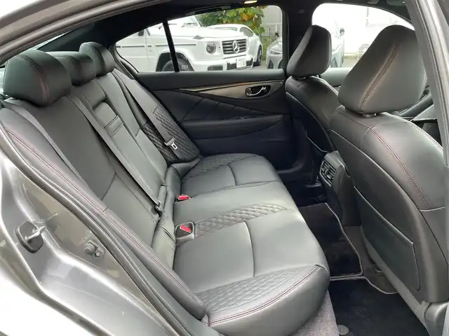 日産 スカイライン ニスモ 神奈川県 2024(令6)年 0.3万km ダークメタルグレー ワンオーナー/サンルーフ/黒革シート/BOSEサウンドシステム/純正メモリーナビ・地デジTV/純正CD/DVD/USB/BT再生/アラウンドビューカメラ/ビルトインETC2.0/ドライブレコーダー/純正19インチAW/レッドブレーキキャリパー/LEDヘッドライト/LEDフォグ/レーダークルーズコントロール/衝突軽減ブレーキ/LKA/BSM/コーナーセンサー/前席パワーシート/シートヒーター/NISMOミラーレンズ/ドアインナーガード/カーボンドアパネル/シフトノブ/パドルシフト/R6/7年ディーラー整備記録/保証書・取説あり