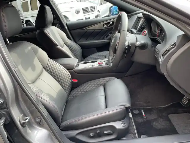 日産 スカイライン ニスモ 神奈川県 2024(令6)年 0.3万km ダークメタルグレー ワンオーナー/サンルーフ/黒革シート/BOSEサウンドシステム/純正メモリーナビ・地デジTV/純正CD/DVD/USB/BT再生/アラウンドビューカメラ/ビルトインETC2.0/ドライブレコーダー/純正19インチAW/レッドブレーキキャリパー/LEDヘッドライト/LEDフォグ/レーダークルーズコントロール/衝突軽減ブレーキ/LKA/BSM/コーナーセンサー/前席パワーシート/シートヒーター/NISMOミラーレンズ/ドアインナーガード/カーボンドアパネル/シフトノブ/パドルシフト/R6/7年ディーラー整備記録/保証書・取説あり