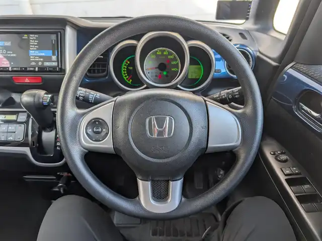 ホンダ Ｎ ＢＯＸ ＋ 2トーン G Lパッケージ 埼玉県 2013(平25)年 3.9万km プレミアムダイナミックブルーパール メモリナビ(カロッツェリア AVIC-RZ511)/ ┗フルセグテレビ/ ┗Bluetoothオーディオ/ ┗AM/FMラジオ/ ┗CD/DVD再生/バックカメラ/ドアバイザー/プッシュスタート/片側パワースライドドア/ETC/スマートキー×2/整備記録簿(R6)