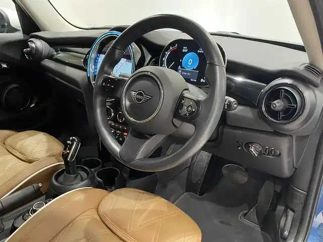 ＭＩＮＩ ミニ クーパー D 愛知県 2021(令3)年 1万km アイランドブルー ＣＡＢＡＮＡシートカバー　/クラシックトリム　/ＭＩＮＩ純正ＡＷ　/ドライビングアシストＰＫＧ　/シートヒーター　/純正ナビ　/Ｂｌｕｅｔｏｏｔｈ　/バックカメラ　/クルーズコントロール　/ドライブレコーダー　/ＥＴＣ/LEDヘッドライト/アイドリングストップ/プッシュスタート
