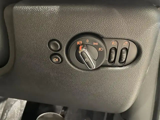 ＭＩＮＩ ミニ クーパー D 愛知県 2021(令3)年 1万km アイランドブルー ＣＡＢＡＮＡシートカバー　/クラシックトリム　/ＭＩＮＩ純正ＡＷ　/ドライビングアシストＰＫＧ　/シートヒーター　/純正ナビ　/Ｂｌｕｅｔｏｏｔｈ　/バックカメラ　/クルーズコントロール　/ドライブレコーダー　/ＥＴＣ/LEDヘッドライト/アイドリングストップ/プッシュスタート
