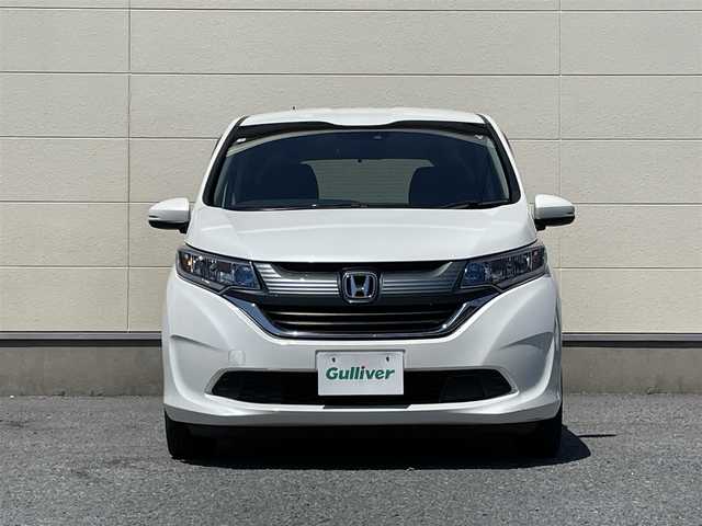 ホンダ フリード＋ G ホンダセンシング 茨城県 2018(平30)年 7.3万km ホワイトオーキッドパール ナビ装着パッケージ＋ETC連動型/両側パワースライドドア/ハンズフリースライドドア/クルーズコントロール/Bluetooth/フルセグテレビ/iPod/Apple Car Play/バックカメラ/純正フロアマット