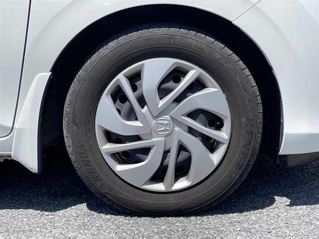 ホンダ フリード＋ G ホンダセンシング 茨城県 2018(平30)年 7.3万km ホワイトオーキッドパール ナビ装着パッケージ＋ETC連動型/両側パワースライドドア/ハンズフリースライドドア/クルーズコントロール/Bluetooth/フルセグテレビ/iPod/Apple Car Play/バックカメラ/純正フロアマット