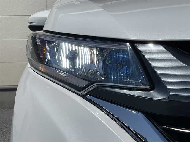 ホンダ フリード＋ G ホンダセンシング 茨城県 2018(平30)年 7.3万km ホワイトオーキッドパール ナビ装着パッケージ＋ETC連動型/両側パワースライドドア/ハンズフリースライドドア/クルーズコントロール/Bluetooth/フルセグテレビ/iPod/Apple Car Play/バックカメラ/純正フロアマット