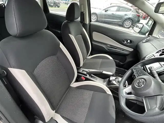 日産 ノート e－パワー X 香川県 2017(平29)年 6.2万km ダークメタルグレー 登録時走行距離：61986km/純正ナビ　/（フルセグ/BT/CD/DVD） /バックカメラ/衝突軽減システム　/レーンキープアシスト　/オートライト　/電動格納ミラー　/ドライブレコーダー　/純正ホイールキャップ/純正フロアマット　/スマートキー　/プッシュスタート