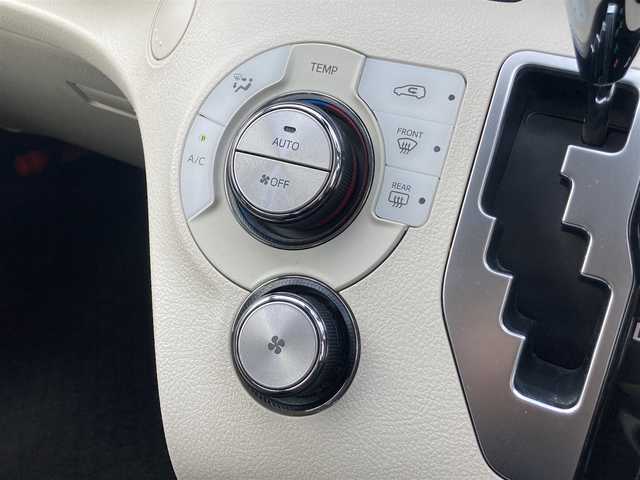 トヨタ シエンタ G 静岡県 2016(平28)年 4.8万km ホワイトパールクリスタルシャイン Toyota Safety Sense/純正SDナビ(NSCD-W66)/　AM FM CD Bluetooth AUX/バックモニター/前方ドライブレコーダー/LEDオートヘッドライト/両側パワースライドドア/純正15インチアルミホイール/革巻きステアリング/ステアリングスイッチ/フルセグTV/ビルトインETC/モデリスタエアロ(フロント/リアスポイラー)