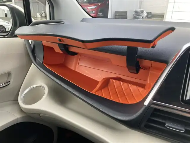 トヨタ シエンタ G 静岡県 2016(平28)年 4.8万km ホワイトパールクリスタルシャイン Toyota Safety Sense/純正SDナビ(NSCD-W66)/　AM FM CD Bluetooth AUX/バックモニター/前方ドライブレコーダー/LEDオートヘッドライト/両側パワースライドドア/純正15インチアルミホイール/革巻きステアリング/ステアリングスイッチ/フルセグTV/ビルトインETC/モデリスタエアロ(フロント/リアスポイラー)