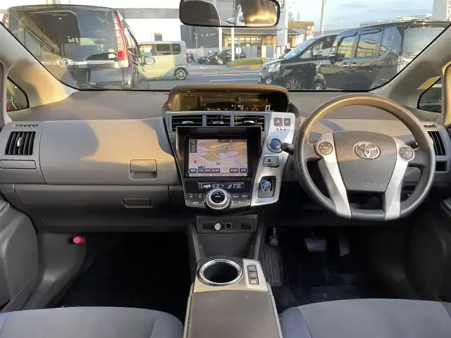 トヨタ プリウス α S 三重県 2014(平26)年 10.3万km ホワイトパールクリスタルシャイン (株)IDOMが運営する【じしゃロン四日市店】の自社ローン専用車両になります。こちらは現金またはオートローンご利用時の価格です。自社ローンご希望の方は別途その旨お申付け下さい/純正ナビ（CD/DVD/フルセグTV/BT）/バックカメラ/ビルトインETC/ステアリングスイッチ/ドアバイザー/LEONIS18インチAW/Pスタート/スマートキー