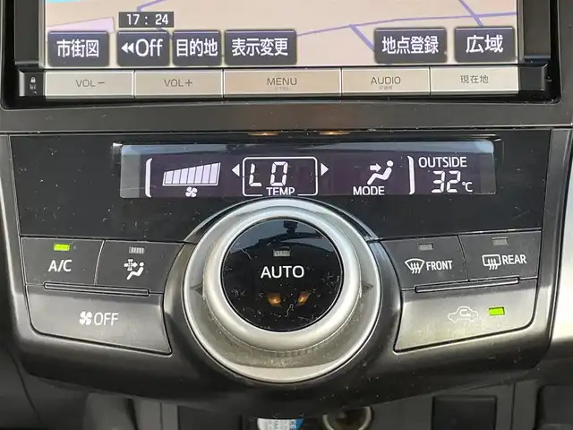 トヨタ プリウス α S 三重県 2014(平26)年 10.3万km ホワイトパールクリスタルシャイン (株)IDOMが運営する【じしゃロン四日市店】の自社ローン専用車両になります。こちらは現金またはオートローンご利用時の価格です。自社ローンご希望の方は別途その旨お申付け下さい/純正ナビ（CD/DVD/フルセグTV/BT）/バックカメラ/ビルトインETC/ステアリングスイッチ/ドアバイザー/LEONIS18インチAW/Pスタート/スマートキー