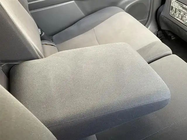 トヨタ プリウス α S 三重県 2014(平26)年 10.3万km ホワイトパールクリスタルシャイン (株)IDOMが運営する【じしゃロン四日市店】の自社ローン専用車両になります。こちらは現金またはオートローンご利用時の価格です。自社ローンご希望の方は別途その旨お申付け下さい/純正ナビ（CD/DVD/フルセグTV/BT）/バックカメラ/ビルトインETC/ステアリングスイッチ/ドアバイザー/LEONIS18インチAW/Pスタート/スマートキー