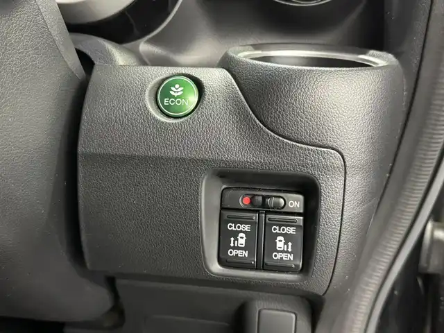 ホンダ Ｎ ＢＯＸ カスタム SSブラックSパッケージ 三重県 2017(平29)年 6.1万km クリスタルブラックパール ガソリン/FF/インパネCVT/カロッツェリア『楽ナビ』（7インチ） AVIC-RZ800/（CD/DVD/MSV/SD/FM/AM/TV/Bluetooth/iPod/USB/ドラレコ入力あり）/バックカメラ/両側パワースライドドア/ビルトイン ETC/安全/・VSA（トラクションコントロール、ABS）/装備/・シートヒーター（D/N）/・オートライト/・ディスチャージヘッドランプ（HIDヘッドランプ）/・オートエアコン/・プッシュスタート/・ステアリングスイッチ/・純正14inAW（オールブラック塗装）/・スマートキーx1