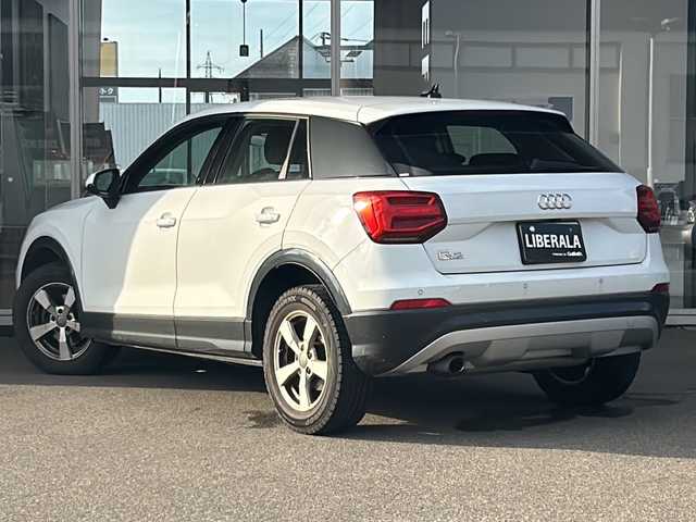 アウディ Ｑ２ 30TFSIスポーツ 富山県 2019(令1)年 7.6万km 白 衝突軽減ブレーキ/純正ＳＤナビ/バックカメラ/電動リアゲート/シートヒーター/コーナーセンサー/オートライト/横滑り防止装置/ＥＴＣ/アイドリングストップ/盗難防止装置