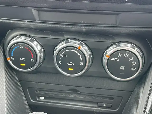 マツダ デミオ XD 新潟県 2015(平27)年 11.2万km ジェットブラックマイカ ユーザー買取車両/セーフティパッケージ/純正SDナビ/　フルセグ/BT/DVD/CD/USB/ステアリングスイッチ/ETC/LEDヘッドライト/オートライト/オートハイビーム/スマートキー/プッシュスタート