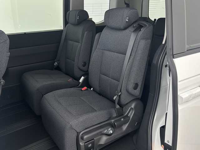 ホンダ ステップワゴン eHEV エアー EX 兵庫県 2025(令7)年 0.1千km プラチナホワイトパール ・登録済未使用車/・11.4インチHonda CONNECTナビ（LXM-247VFLi）/・CD/DVD/BT/SD/・全列USBチャージャー/・フルセグTV/・Honda SENSING/・衝突軽減ブレーキ/・ACC先行車検知音/・先行車発進お知らせ/・路外逸脱抑制機能/・車線維持支援システム/・ブラインドスポットモニター/・標識認識機能/・標識認識機能速度超過お知らせ/・パーキングセンサー/・前後コーナーセンサー/・レーダークルーズコントロール/・バックモニター/・電動パーキングブレーキ/・ブレーキホールド/・減速セレクター/・両側パワースライドドア/・パワーテールゲート/・シートヒーター（運転席＋助手席）/・ウォークスルー/・オットマン/・純正１６インチアルミホイール/・トリプルゾーンコントロール・フルオートエアコンディショナー/・革巻きステアリング/・スマートキー/・スペアキー/・プッシュスタート